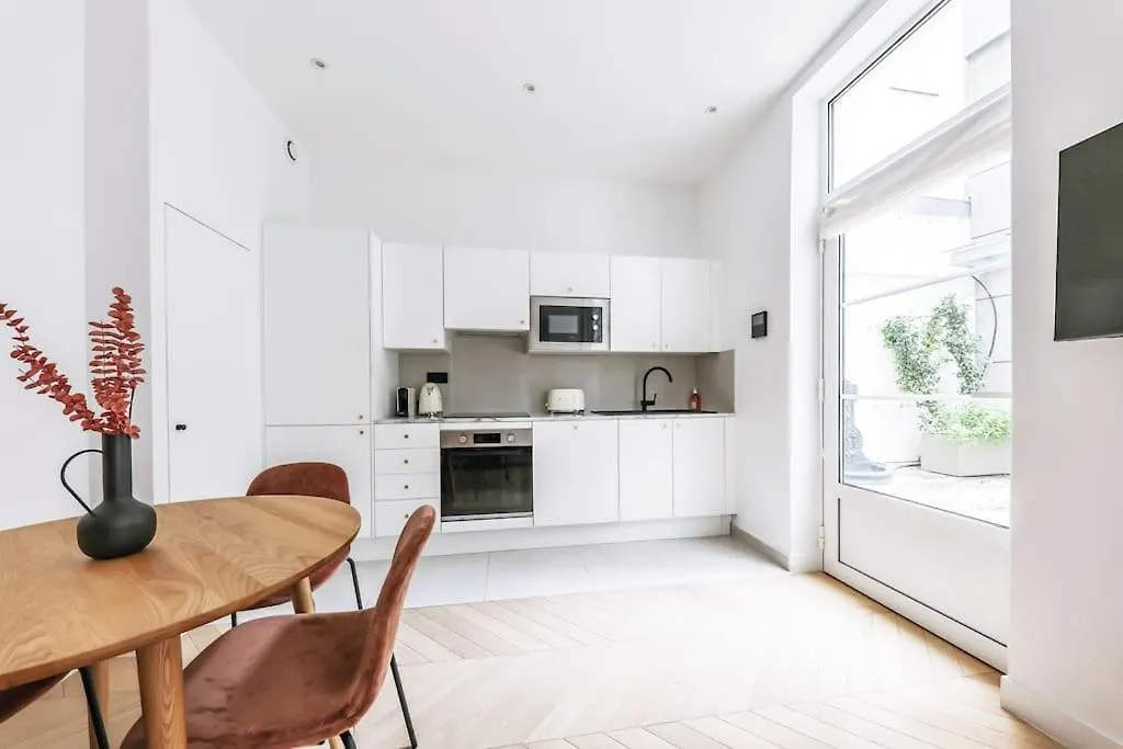 Urban Retreat Brand-new Duplex 2-bedroom *