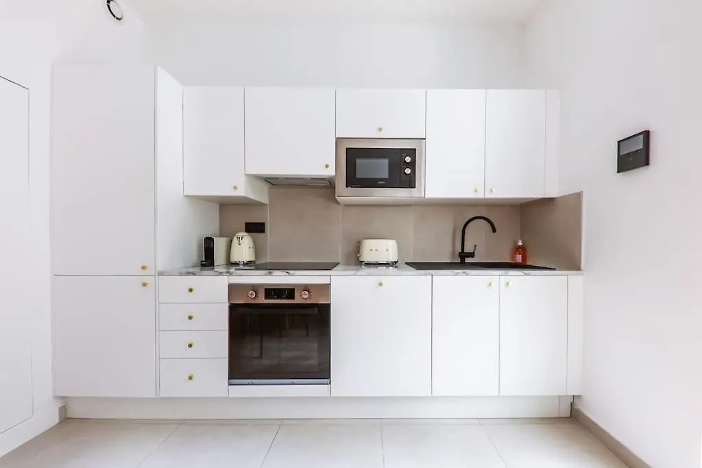 Urban Retreat Brand-new Duplex 2-bedroom Apartment